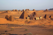 Sudan, Pyramiden von Meroe- Hier klicken zum Vergrößern